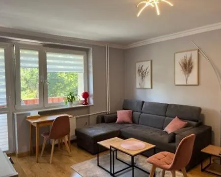 Riverview Apartment *